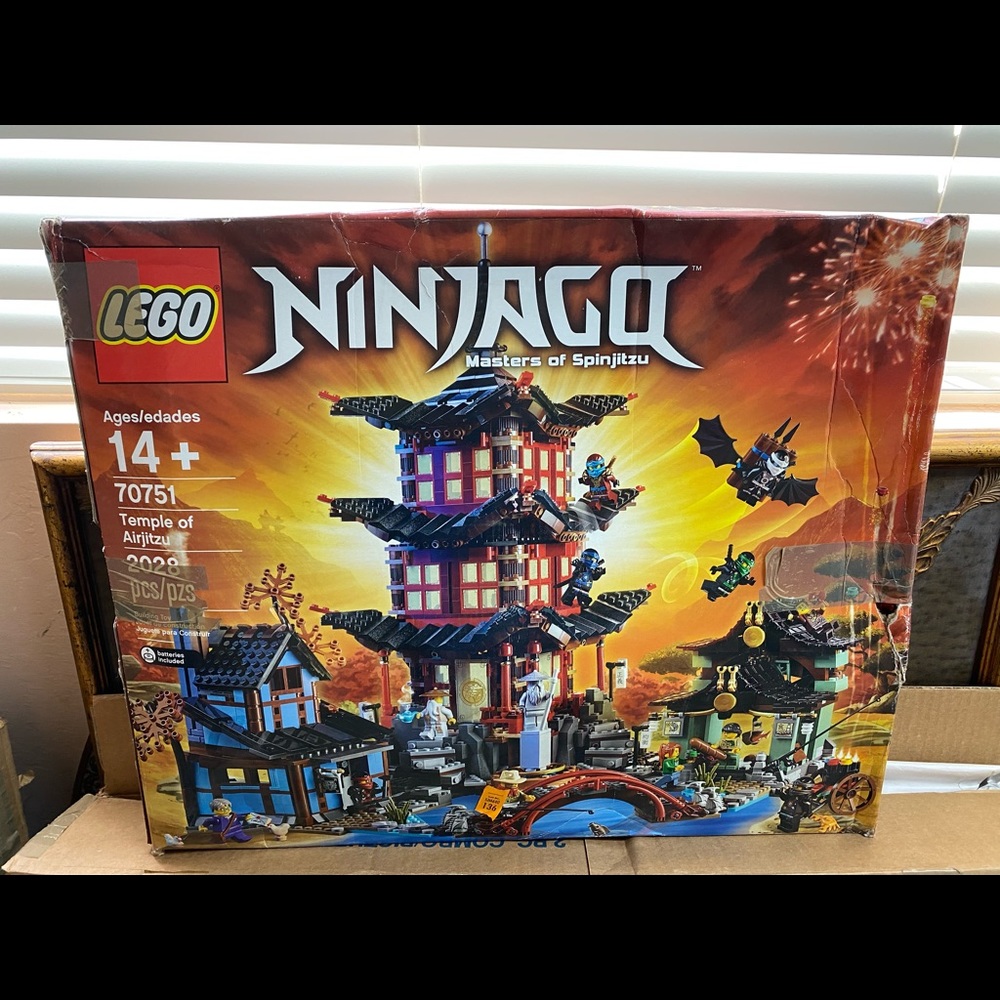 Discontinued Lego ninjago temple of airjitzu set